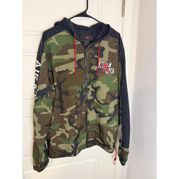 Nike Air Jordan Camouflage Hooded Windbreaker Jacket - Picture 3 of 4